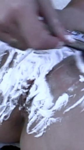 The Hottest MILF Pee Paw of Mallorca