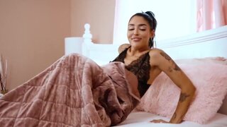 Squirting stepmother is going to give her the tongue
