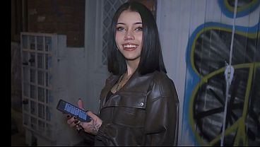 You run into your ex at night and get a surprise creampie