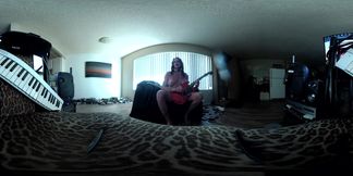 Lizzy Yum VR 2025 Edging #211