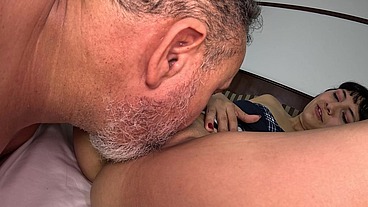 Sua primeira vez foi com Binho Ted novinha rabuda - Nyx Luar
