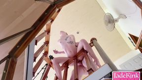Risk-taking duo intensively fucks on the staircase