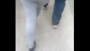 Buen culo en puente de lima