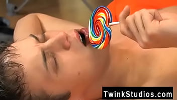 Gay fuck The sweetheart is slurping and gargling his meaty colorful