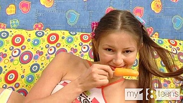 MY18TEENS - Hot Babe Eating Icecream and Masturbate Pusy!