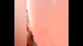 Boneca trans enrabanfo a companheira de quarto