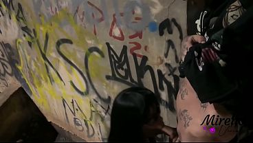 JOVENS S&Atilde_O FLAGRADOS TRANSANDO EM P&Uacute_BLICO EM UMA DAS AVENIDAS MAIS MOVIMENTADAS DE SAO PAULO