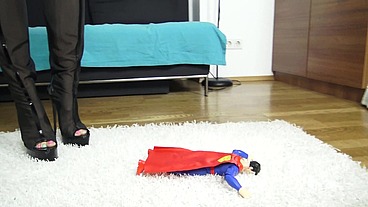 Superman Crush! Cruel Reell crushes Superman symbolically for all men!