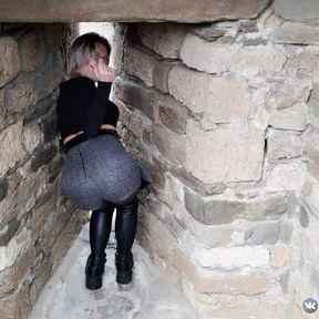 Unexpected sex with a stranger nymphomaniac on a tour in an old fortress