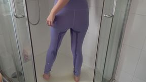 Wetting my leggings commando