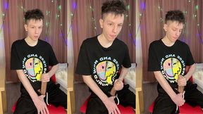 quick dorm jerk makes 23cm cock squirt everywhere