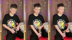 quick dorm jerk makes 23cm cock squirt everywhere