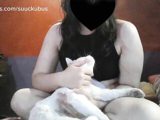 ROCK TEENAGE BEAUTY LIKES TO PLAY WITH HER WHITE TWAT ????????
