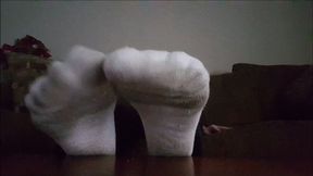 Stretch out your tongue and mouth muscles! Time for my foot bath!