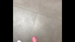 Masturb&aacute_ndome y echando mucha leche