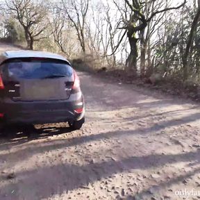 Youtube blogger caught a guy jerking off in car in public.