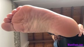 Curly Stomping Your Face - HD MP4