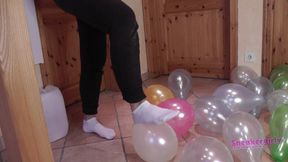 Sneaker-Girl Doro - Popping some Balloons with white socks