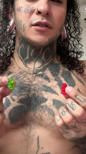 Giant Deminio Devours Gummy Ostos