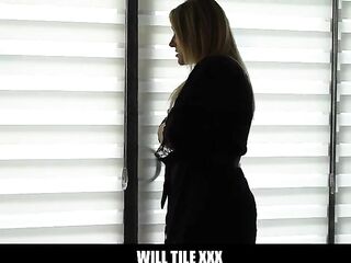 mother I'd like to fuck PAWG gets scared and calls security to bang her for safety