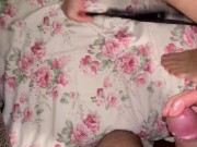 SBORRA SUGLI OCCHIALI - Mi scopa mentre guardo la tv e mi riempie la faccia di sborra