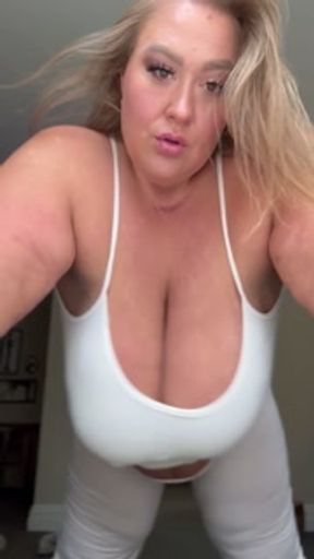 Swinging hefty bangers on BBW