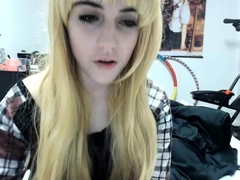 Amateur Webcam Cute Teen Plays Solo with Big Dildo