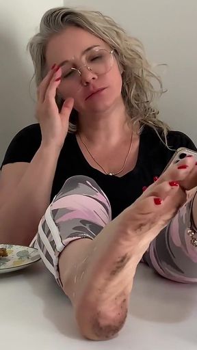 Wrinkled Soles, Sexy, Dirty Soles Empress Bella Sadic