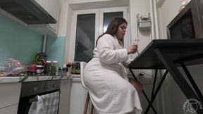 Midnight Eating and Farting Loud and Wet