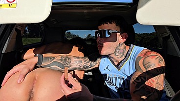 DE VIAJE MOSTRANDO LAS TETAS EN PLENA RUTA