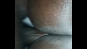 Elle me paye pour que je la d&eacute_fonce