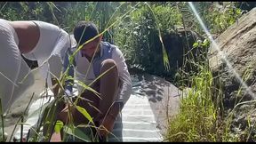 Mi sugar baby me llev&oacute_ de paseo al bosque para romperme el culo al costado del rio