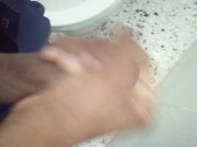 Una rica paja con una verga grande.