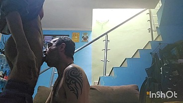 Mamando meu visinho puto