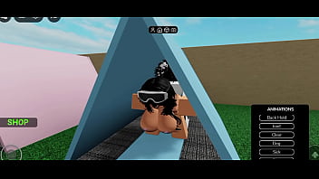 Eu fodo minha amiga secretamente em uma barraca de acampamento no Roblox