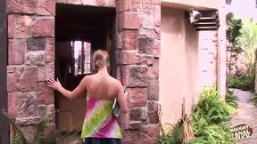 Blonde Housekeeper Offers Lover Anal&#x1F44C; Fun at Home Rather Than Work