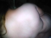 De lado cogiendo con mi novia en la cama desnudos