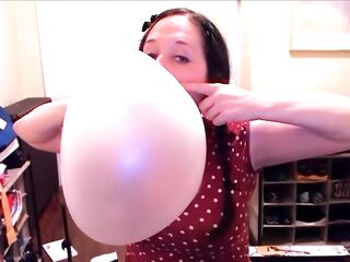 Blowing Giant Bubblegum Bubbles with a Whole Roll of Bubbletape!