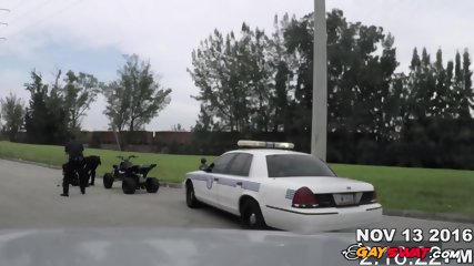 EBONY thug turns for the cops to bang his HUGE ASS