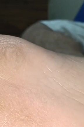 Oiled up Solo Smooth Foot Fetish Tease