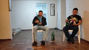 voy ala casa de mi mejor amigo para ver el juego de futbol se pone muy le hago unos masajes a su esposa y terminamos follando tiene un culo muy grande es una buena puta