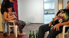 voy ala casa de mi mejor amigo para ver el juego de futbol se pone muy le hago unos masajes a su esposa y terminamos follando tiene un culo muy grande es una buena puta