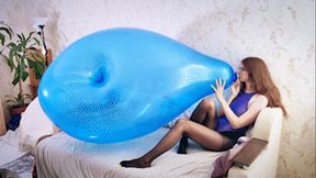 Cosette BTP's crystal blue Roomtex Bagel - 1080p