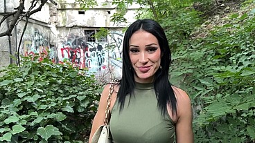 Brunette tourist with an angel face sucks my cock in the park