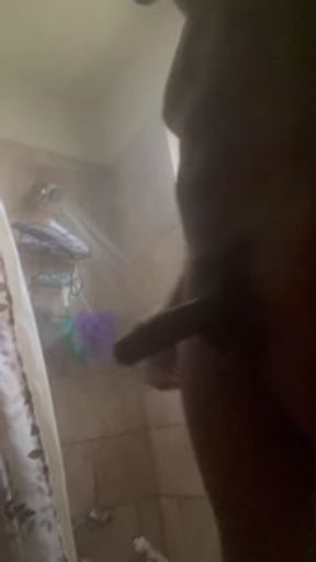 Extreme deep throat in the shower 🚿