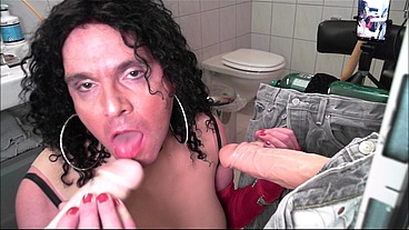 Shemale triple dildo suck woth girly naughty parts attached
