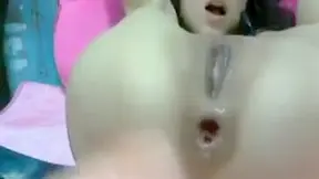 Bebé Japonesa Espectacular Penetrando su Culo Sexy