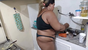 Madrasta tudo bem? sou seu enteado e n&atilde_o posso te ver de calcinha pela casa que j&aacute_ fico muito excitado |Ju esposa safada fode com enteado sem padrasto saber