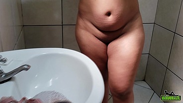 Pegou a vizinha enquanto marido estava no trabalho