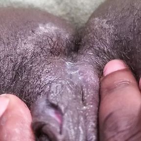 Rubbing my pussy till I cum